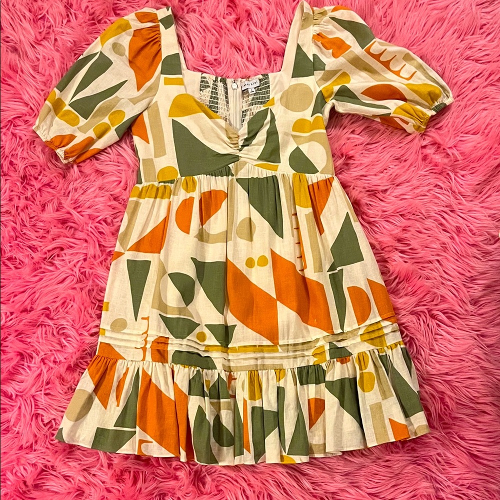 Cute and colorful Gianni Bini BabyDoll style dress